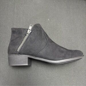 Sun + Stone  woman’s black  Ankle Booties